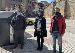 Vecinos de Carbajosa participan en la campaña para fomentar el reciclaje correcto