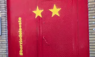 Photocall instalado en la Plaza del Oesta con las dos estrellas de la Selección Española de Fútbol