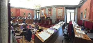 La oposición planta a Fernando Gómez