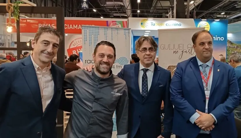Luis Francisco Martín en el stand de Guijuelo