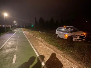 Accidente en el que un taxista se queda dormido en Villamayor