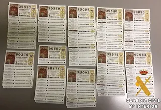 Dos detenidos por robar 16.000 euros y otros 570.000 en décimos de lotería