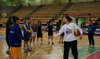 Anna Montañana cumplirá su quinta etapa como jugadora de Perfumerías Avenida