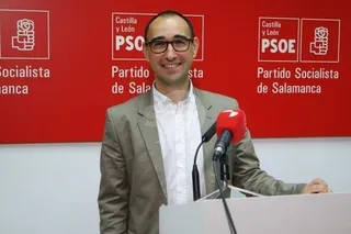 El diputado socialista salmantino David Serrada respeta la abstención dictada por su comité federal