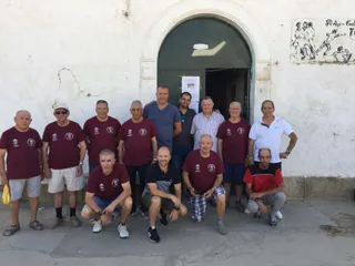 Carlos Arasa y miembros de clubes deportivos locales