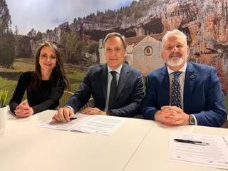 Firma convenio Ayuntamiento y Junta de Semana Santa en FITUR | Ayuntamiento de Salamanca