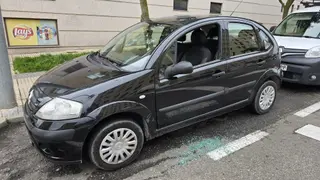Disparan perdigones contra un coche en la calle Astorga por segunda vez en tres dias1