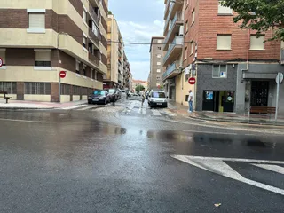 Reventón tuberías en Alfonso IX de León
