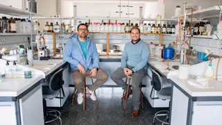 Los profesores Marcos Francos y Rubén Forján, de la USAL