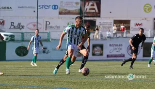 Toti, ante el Racing Villalbés | FOTO ANDREA MATEOS