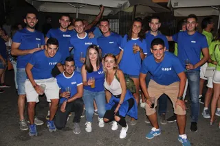 Fiestas en Aldeadávila: desfile de peñas