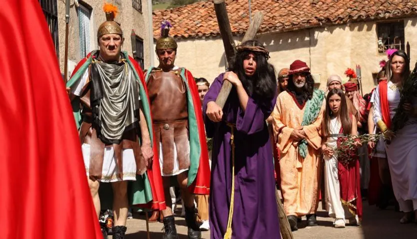 La ‘Pasión viviente’ vuelve a protagonizar el Viernes Santo en Serradilla del Arroyo | Foto ICAL