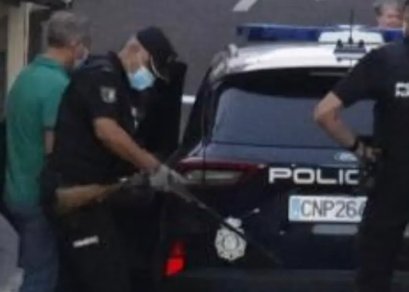 Hallan un cadáver en un fumadero de Pizarrales