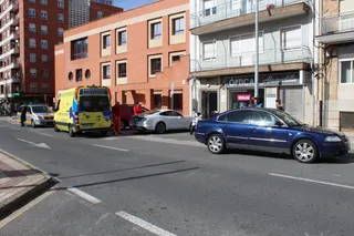 Colisión entre dos vehículos en la avenida de Comuneros