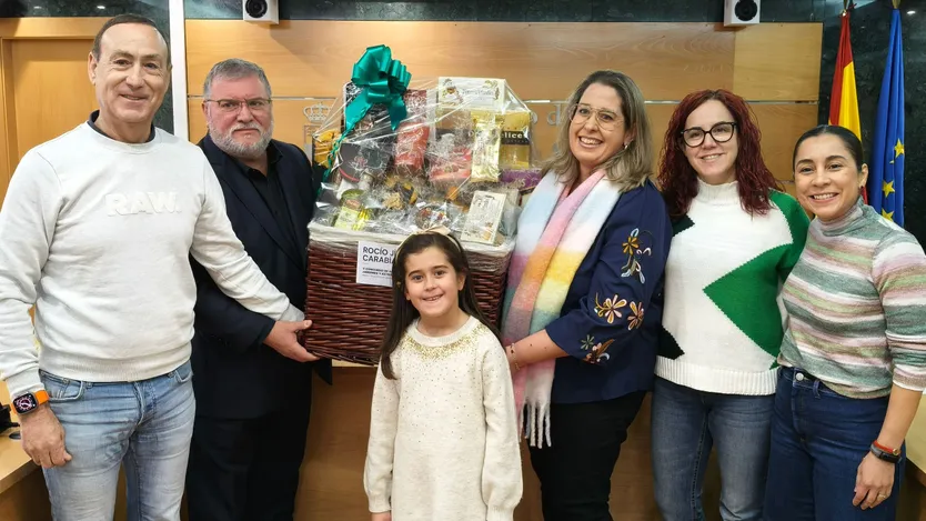 Entrega premio concurso decoración comercio local Carbajosa