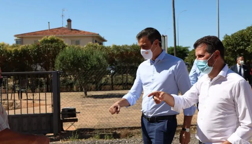 Pedro Sánchez junto a Luis Tudanca en Calvarrasa de Arriba