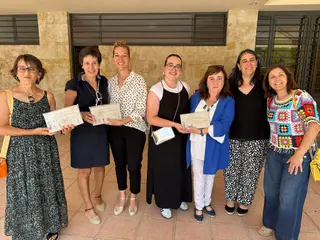 María Antonia Hernández Vicente, María Josefa Martín González y María Adela Adrián Torres, tres profesoras del Colegio de Educación Infantil y Primaria Piedra de Arte de Villamayor | Ayuntamiento de Villamayor