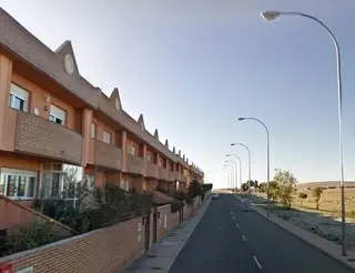 Sorprenden a un hombre robando cable de las farolas