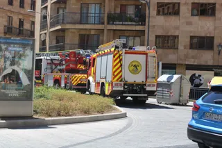 Bomberos en la plaza de Santa Eulalia