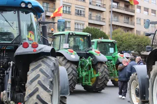 Tractorada en plaza de España. Fotos: María M. Peña