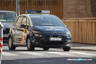 Policia nacional en el parque de salesas (2)