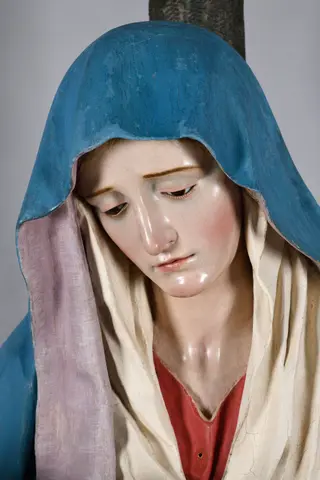 Detalle del rostro de la Virgen una vez finalizado los trabajos de resta...
