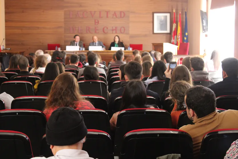 Charla “El Ministerio Fiscal. Una visión de futuro”, impartida por Álvaro García Ortiz, fiscal general del Estado (5)