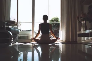 Persona meditando. EP