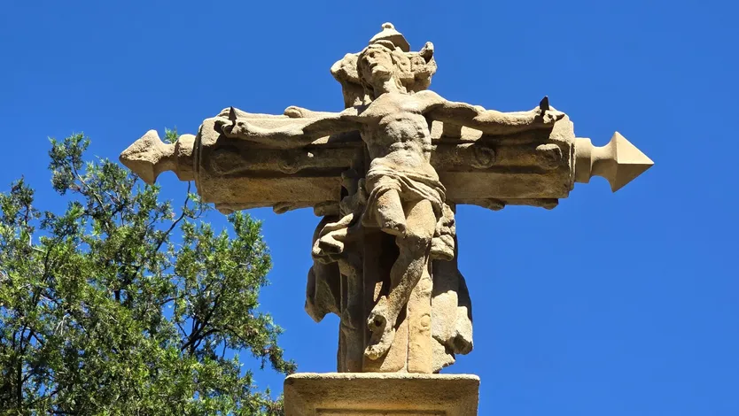 Restauración del crucero de San Cebrián en el Cementerio San Carlos Borromeo