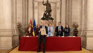 Luis Alberto Cuenca recibe el premio Reina Sofía de Poesía