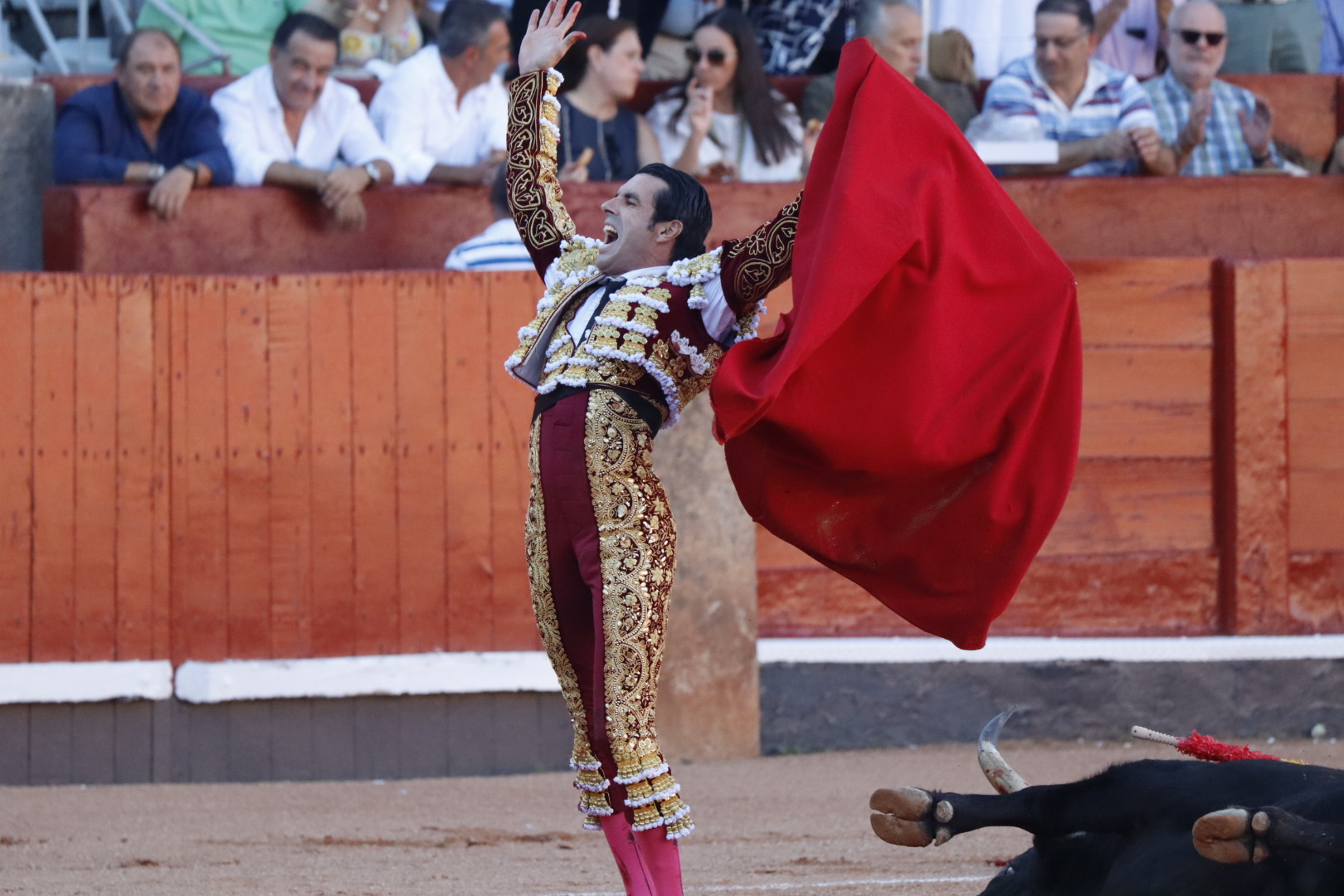 Emilio de Justo ante su primera oreja en Salamanca | Asier Galache