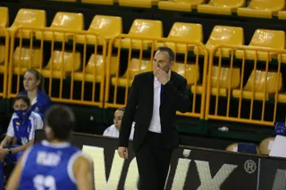Partido entre Avenida y Izmit