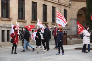 Movilización de los sindicatos en la plaza de la Constitución este jueves, 11 de marzo