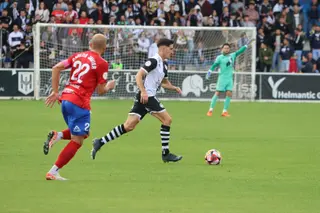Adri Gómez, ante el Tarazona | FOTO ANDREA MATEOS