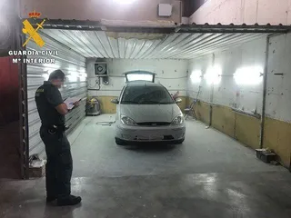 La Guardia Civil localiza en La Ribera un taller clandestino de reparación de vehículos