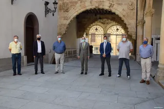 Javier Iglesias con los presidentes de ADECOCIR, ADEZOS, ADRISS, NORDESTE y ADRECAG (6)