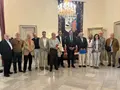 El alcalde de Salamanca, Carlos García Carbayo, junto a los representantes de los jurados de los Premios Ciudad de Salamanca de Novela y Poesía