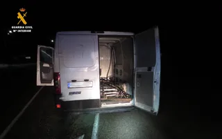 Furgoneta incautada con cableado de cobre robado en Villaseco de los Reyes. Foto Guardia Civil
