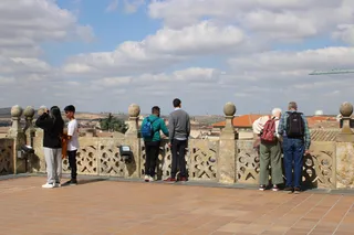 Turistas en Ieronimus en Salamanca. Foto de archivo