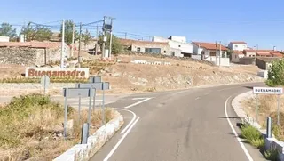 Entrada al pueblo de Buenamadre por la SA-305. Foto GoogleMaps