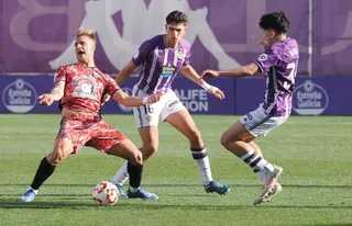 Pana protesta una falta ante el Valladolid Promesas FOTO CD GUIJUELO