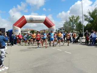 Daniel Sanz y Sara Izquierdo brillan en el X Cross Popular de Aldeatejada
