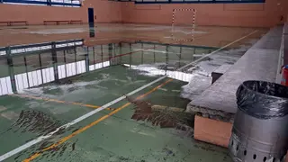 El pabellón del colegio Severiano Montero inundado