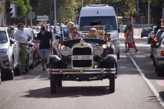 VÍDEO | Morante llegó a La Glorieta en un coche de época
