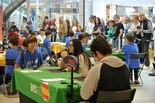 Primera Competición de Speedcubing en El Centro Comercial El Tormes
