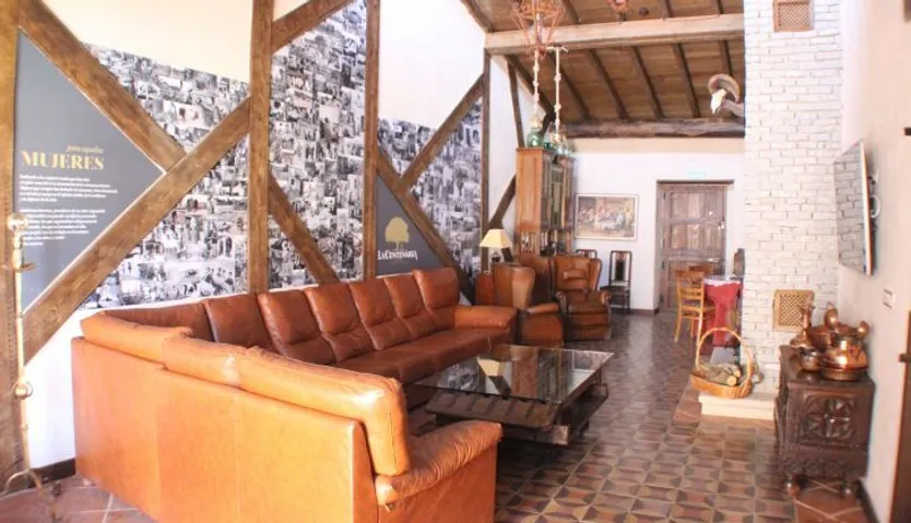 LaCentenaria Salon
