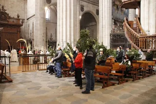 La Corporación Municipal asiste a la misa y procesión del Domingo de Ramos