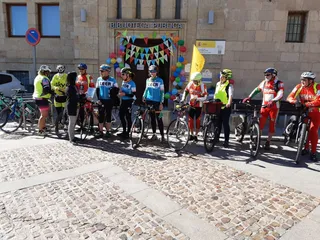 De Villamayor a Zamora para entregar un libro