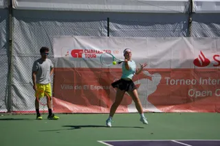Nahia Sánchez Marín y su entrenador José Esteban Blanco
