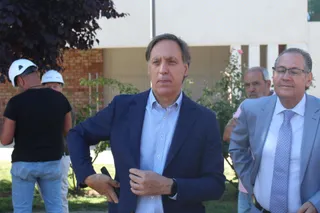El alcalde de Salamanca, Carlos García Carbayo, visita el nuevo centro Municipal de Mayores de Chamberi